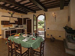 Elegant Apartment Only 1 Hour From Rome