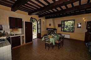 Elegant Apartment Only 1 Hour From Rome