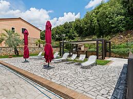 Elegant Apartment Only 1 Hour From Rome