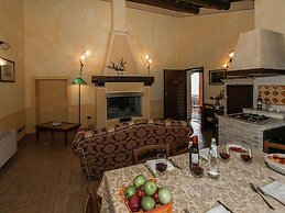 Elegant Apartment Only 1 Hour From Rome