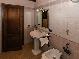 Elegant Apartment Only 1 Hour From Rome