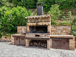 Elegant Apartment Only 1 Hour From Rome