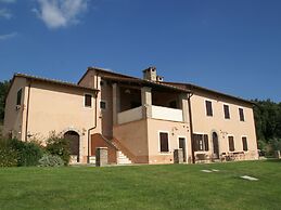 Elegant Apartment Only 1 Hour From Rome