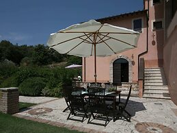 Elegant Apartment Only 1 Hour From Rome