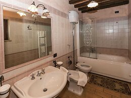 Elegant Apartment Only 1 Hour From Rome