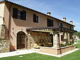 Elegant Apartment Only 1 Hour From Rome