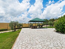 Elegant Apartment Only 1 Hour From Rome