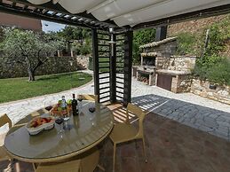 Elegant Apartment Only 1 Hour From Rome