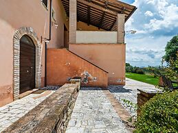 Elegant Apartment Only 1 Hour From Rome