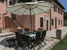 Elegant Apartment Only 1 Hour From Rome