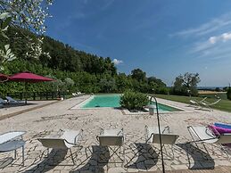 Elegant Apartment Only 1 Hour From Rome