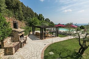 Elegant Apartment Only 1 Hour From Rome