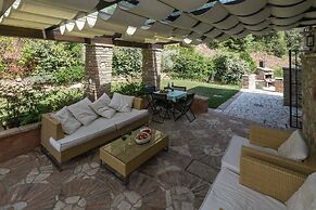 Elegant Apartment Only 1 Hour From Rome