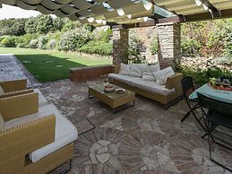 Elegant Apartment Only 1 Hour From Rome