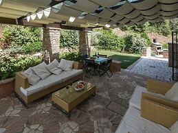 Elegant Apartment Only 1 Hour From Rome