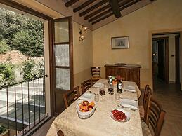 Elegant Apartment Only 1 Hour From Rome