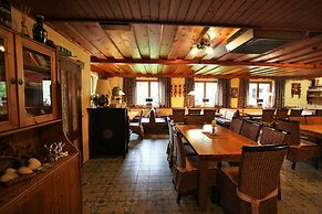 Scenic Apartment in Krispl Salzburg With Swimming Pool