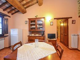 Stunning Holiday Home in Umbria With Jacuzzi