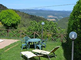 Stunning Holiday Home in Umbria With Jacuzzi