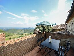 Stunning Holiday Home in Umbria With Jacuzzi
