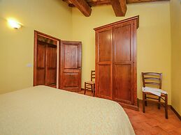 Stunning Holiday Home in Umbria With Jacuzzi