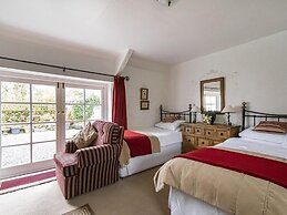 Secluded Holiday Home in Ceredigion With Garden