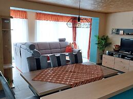 Roomy Apartment in Lichtenhain With Pond