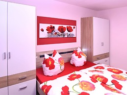 Roomy Apartment in Lichtenhain With Pond