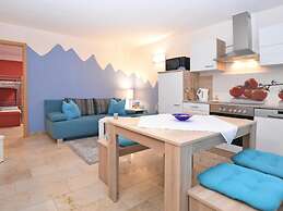 Roomy Apartment in Lichtenhain With Pond