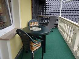 Roomy Apartment in Lichtenhain With Pond