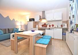 Roomy Apartment in Lichtenhain With Pond