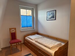 Ruhiges Ferienhaus mit Garten in Zingst