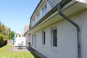 Ruhiges Ferienhaus mit Garten in Zingst