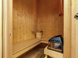 Boutique Chalet in Bullingen Near Lake