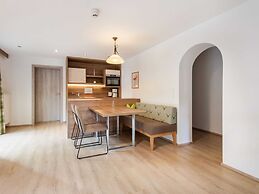 Lovely Apartment With Sauna, Ski Storage, Pool, Terrace