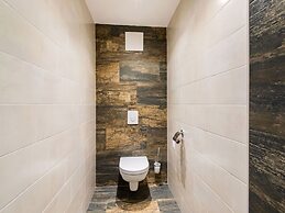 Lovely Apartment With Sauna, Ski Storage, Pool, Terrace