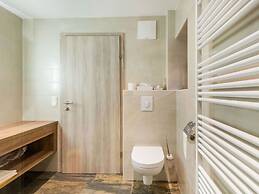 Lovely Apartment With Sauna, Ski Storage, Pool, Terrace