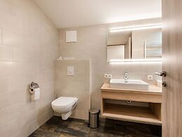 Lovely Apartment With Sauna, Ski Storage, Pool, Terrace