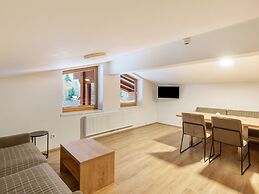 Lovely Apartment With Sauna, Ski Storage, Pool, Terrace