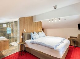 Lovely Apartment With Sauna, Ski Storage, Pool, Terrace