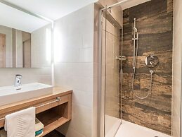 Lovely Apartment With Sauna, Ski Storage, Pool, Terrace