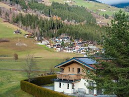 Lovely Apartment With Sauna, Ski Storage, Pool, Terrace