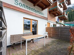 Lovely Apartment With Sauna, Ski Storage, Pool, Terrace