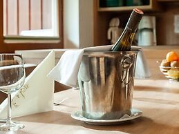 Lovely Apartment With Sauna, Ski Storage, Pool, Terrace