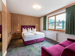 Lovely Apartment With Sauna, Ski Storage, Pool, Terrace