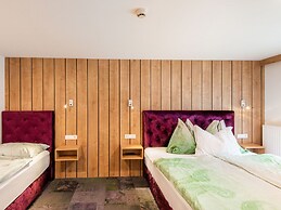 Lovely Apartment With Sauna, Ski Storage, Pool, Terrace