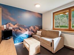Lovely Apartment With Sauna, Ski Storage, Pool, Terrace