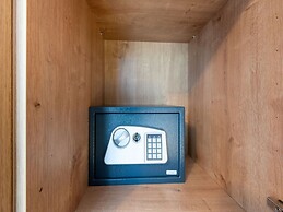 Lovely Apartment With Sauna, Ski Storage, Pool, Terrace