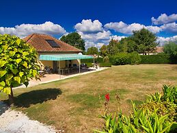 Modern Holiday Home in Aquitaine