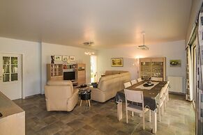 Modern Holiday Home in Aquitaine